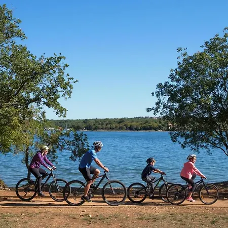 פארק נופש Valamar Lanterna 4*